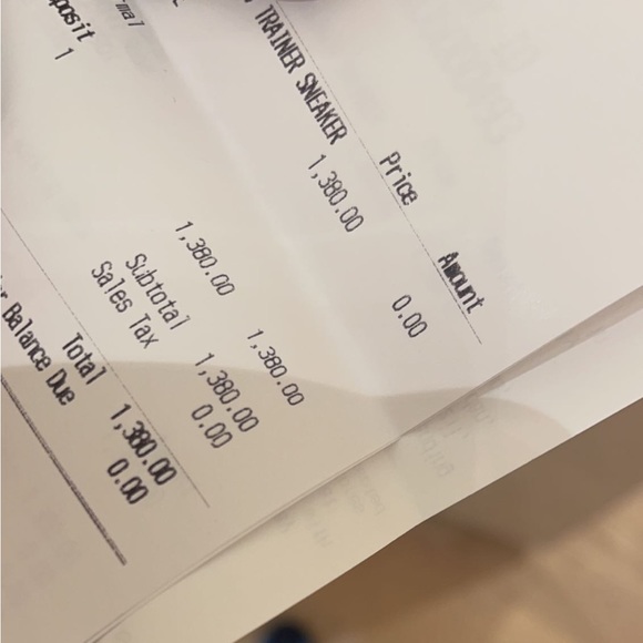 LV  Sneaker I bought it 1 month ago at 1,380$ I never wore it it's in the box. - Picture 6 of 7